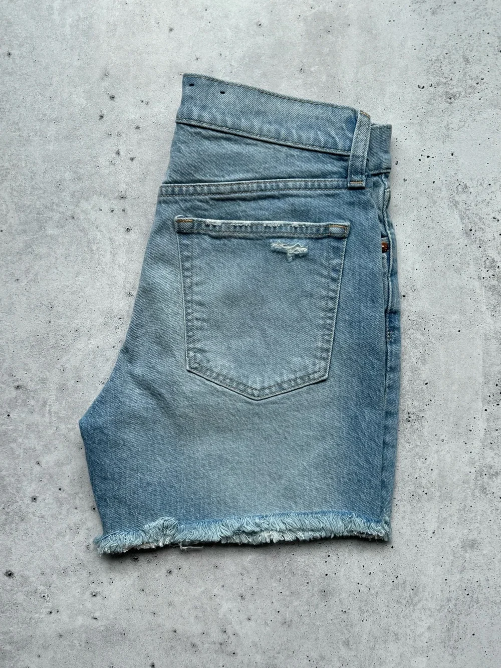 GAP Cheeky Midi Denim Shorts W26 Petite Light Indigo High Rise Cutoff